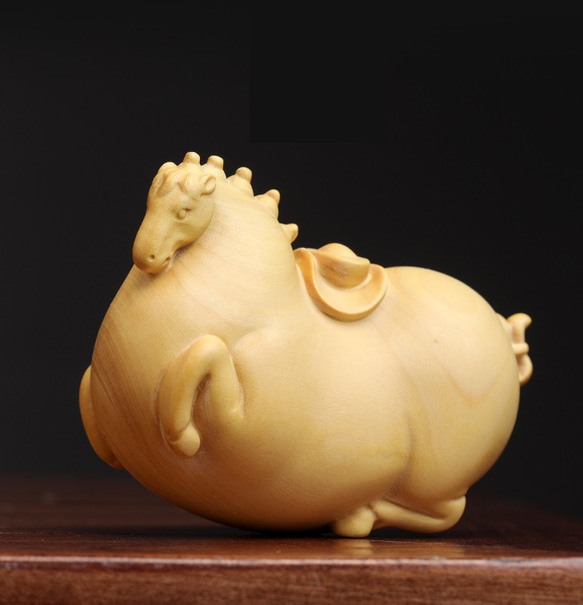 黄楊木実木彫刻、手把置物 黄楊の木 原木実木彫刻 かわいい唐の馬 太った馬 文房具手持ち物の小物