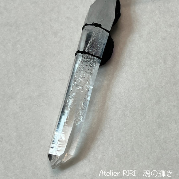 光の魔法［レーザークォーツ × アイオライト × アメジスト］ポイントネックレス 7枚目の画像