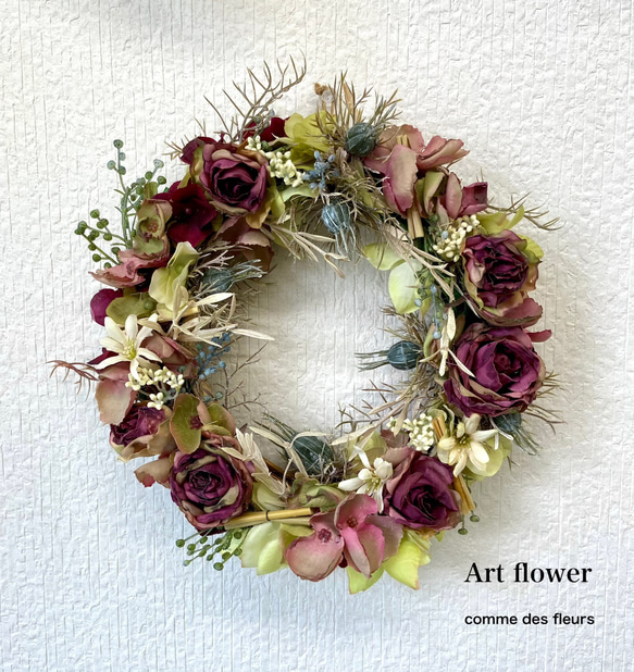 ドライフラワーを思わせるワイン色のローズが素敵なアート