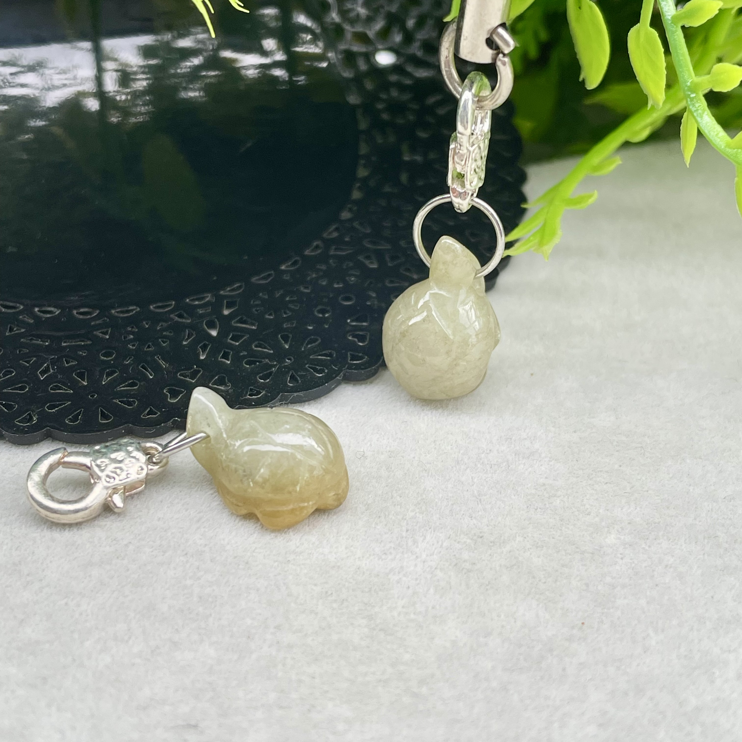 パワーストーン天然石翡翠(ヒスイ)動物彫刻ストラップ、置物、縁起物