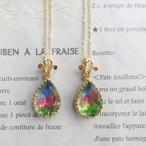 アイリスガラス ネックレス 18×13ミリ ネックレス・ペンダント chiki