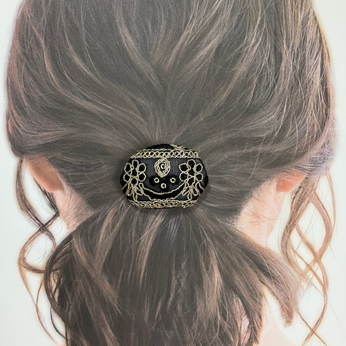 インド刺繍リボン くるみボタン ブローチ ヘアゴム 帯留 ブラック No 