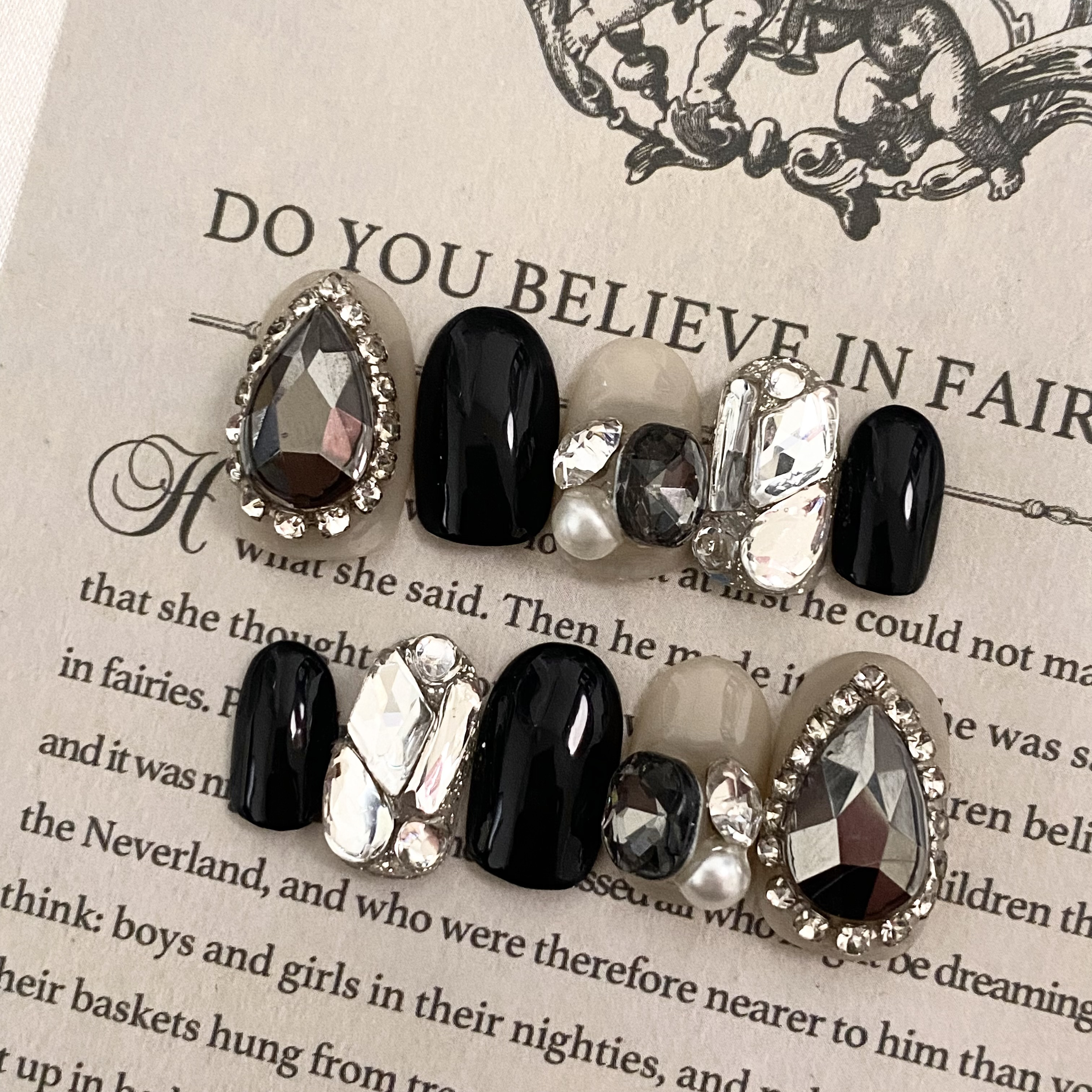 design22】韓国 ブラックビジューネイルチップ ネイルチップ（つけ爪  