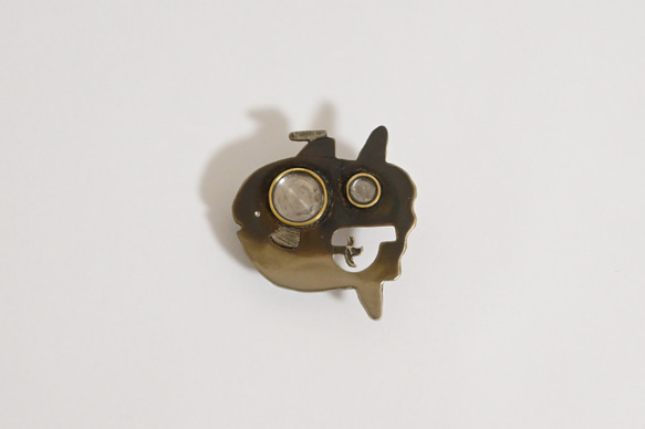 マンボウ潜水艦メガブローチ 1枚目の画像