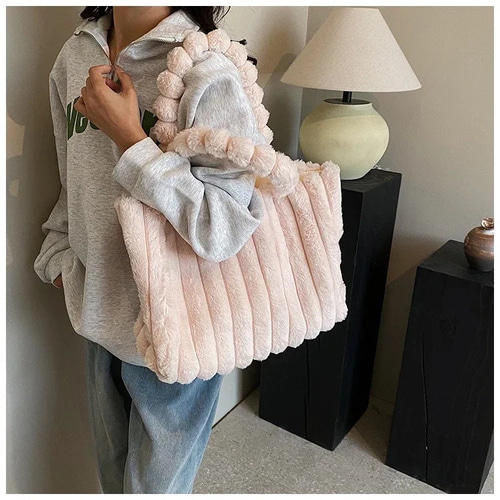 秋冬新作早割！数量限定ポンポンふわふわぬいぐるみショルダーバッグ