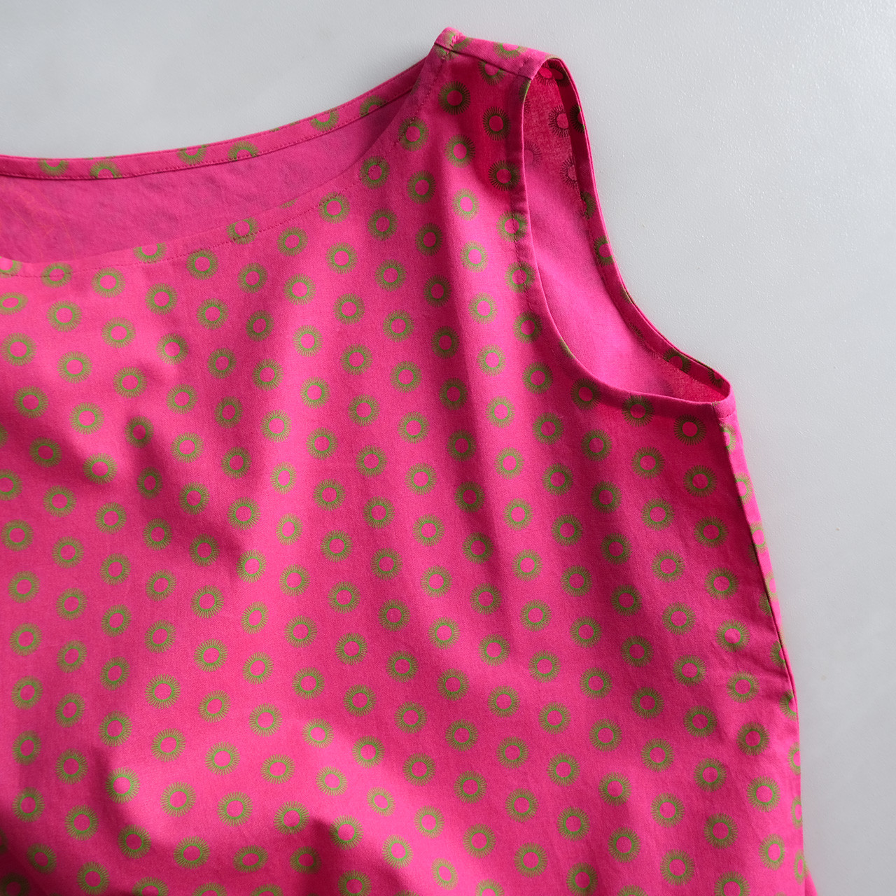 シュエシュエファブリック　ノースリーブブラウス