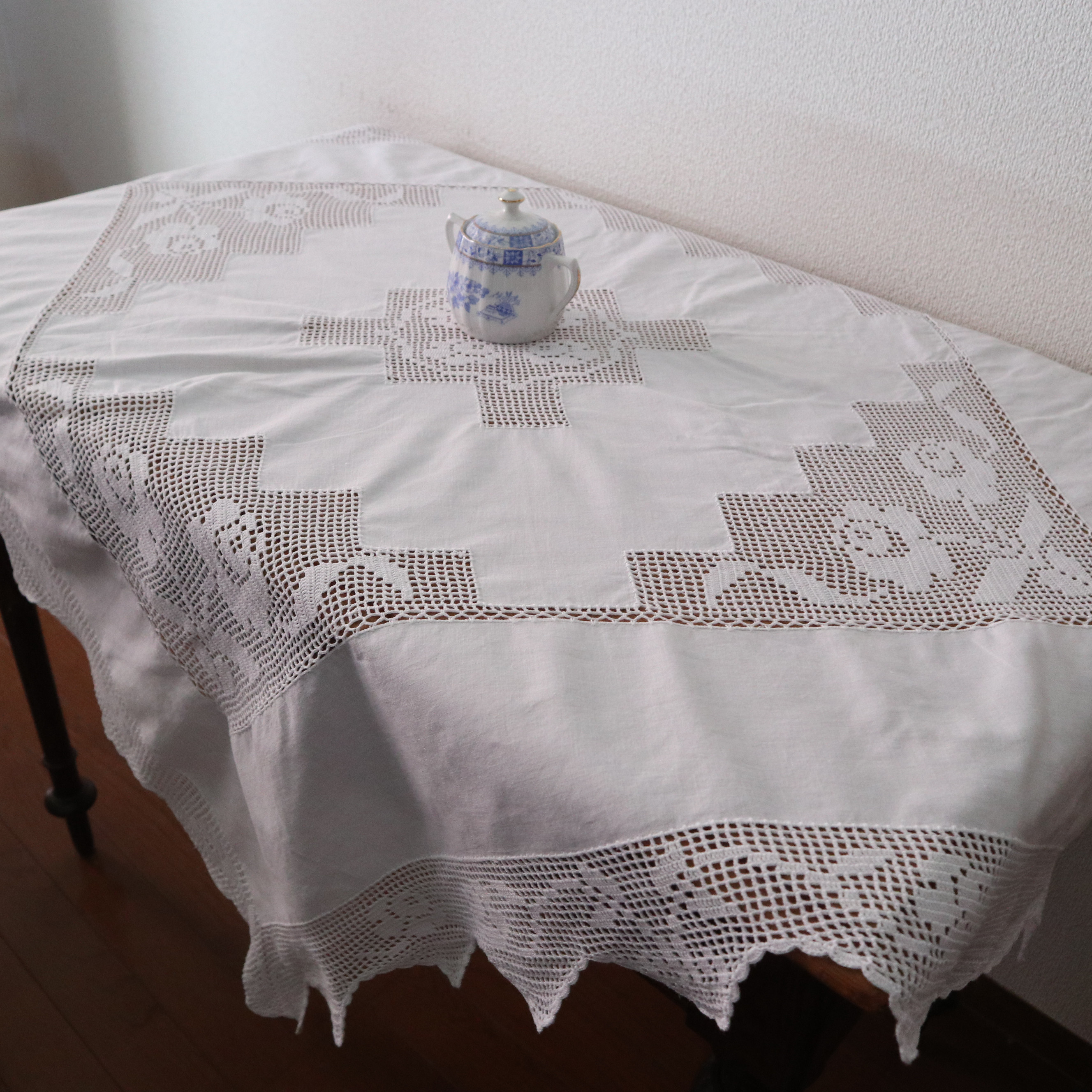 ニードルポイント レース テーブルクロス 手編み ヴィンテージ