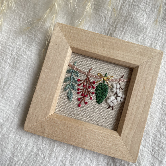 ウィンタードライフラワー 刺繍フレーム インテリア 置物 冬 手刺繍