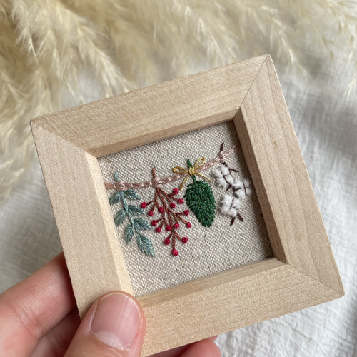 ウィンタードライフラワー 刺繍フレーム インテリア 置物 冬 手刺繍