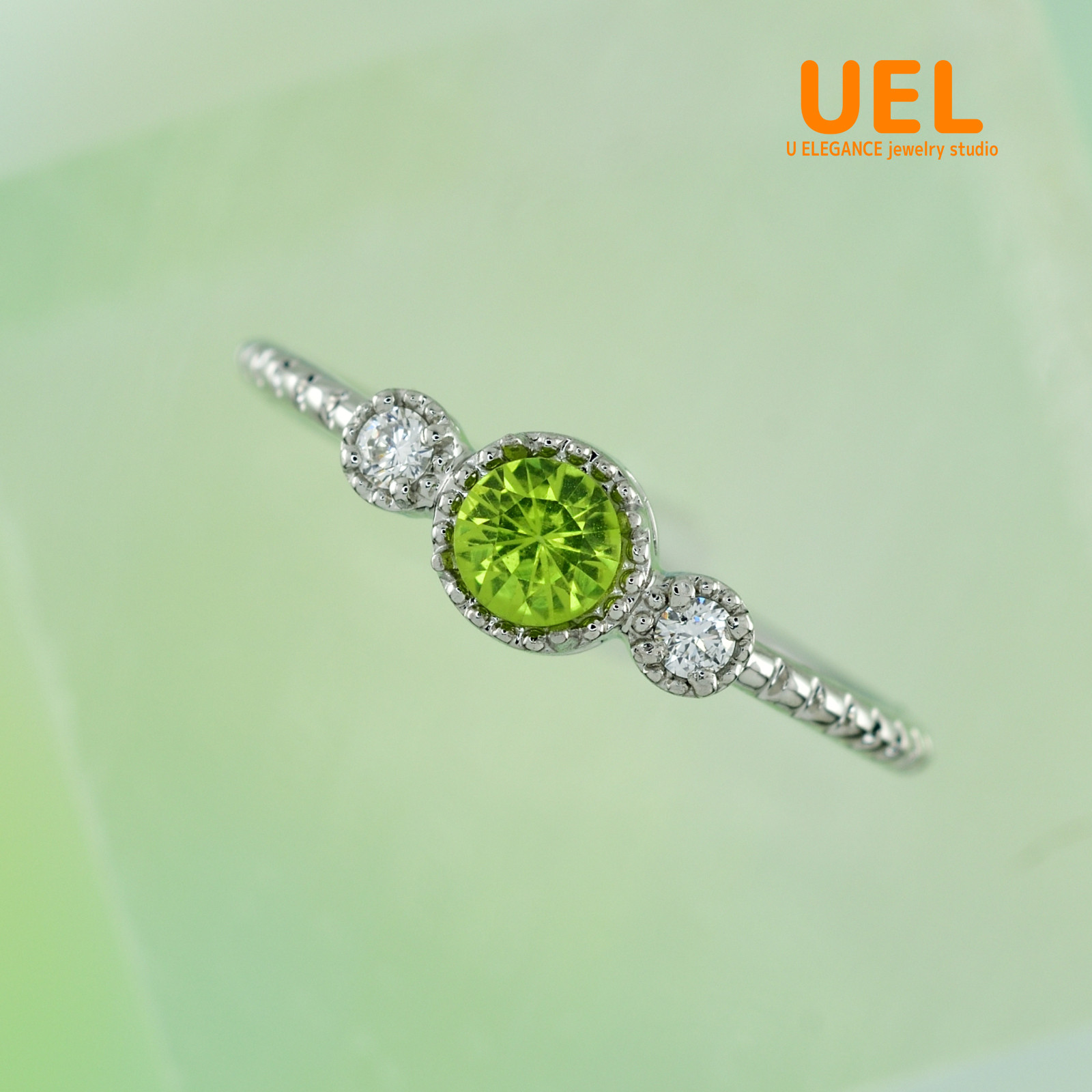 シルバー925　ペリドット　ホワイトジルコン　3石ディリット（一文字）リング