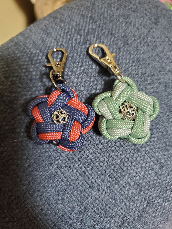 mama&mimi様 パラコート バッグチャーム にこちゃん花 四つ葉フリンジ IRMA/イルマ】 立体フラワー刺繍/ ベア/ 2way/ テールカット