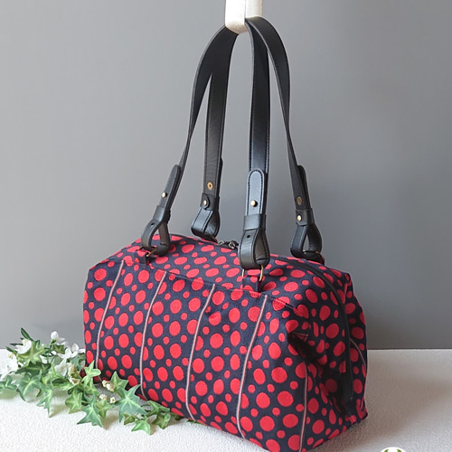 畳縁・がばっと開くボストンバッグ（ドット・赤×黒） ボストンバッグ