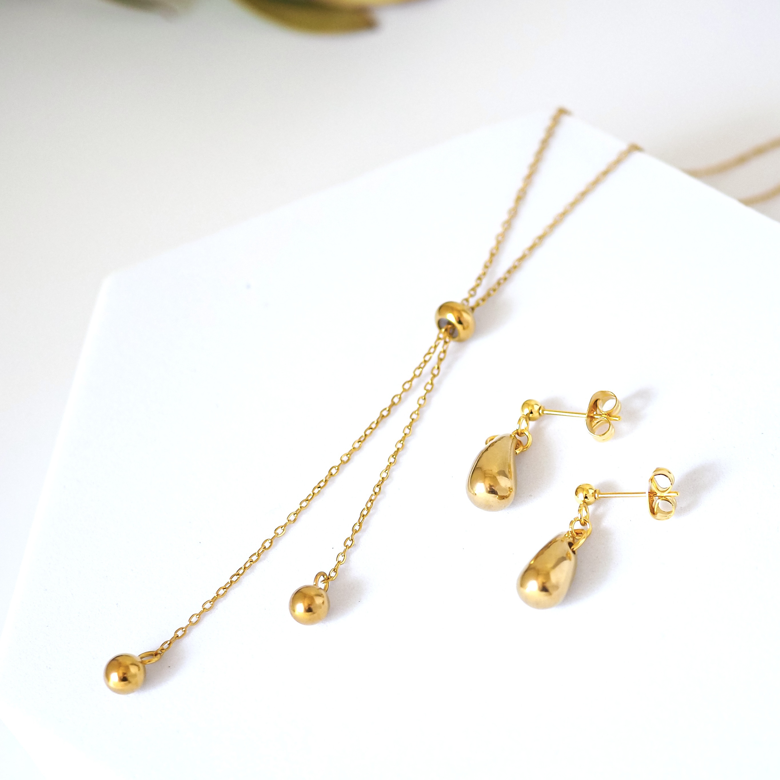 かぶるだけ✧︎Y字ネックレス &しずくピアス/イヤリング ゴールド 金属アレルギー対応 2way N147