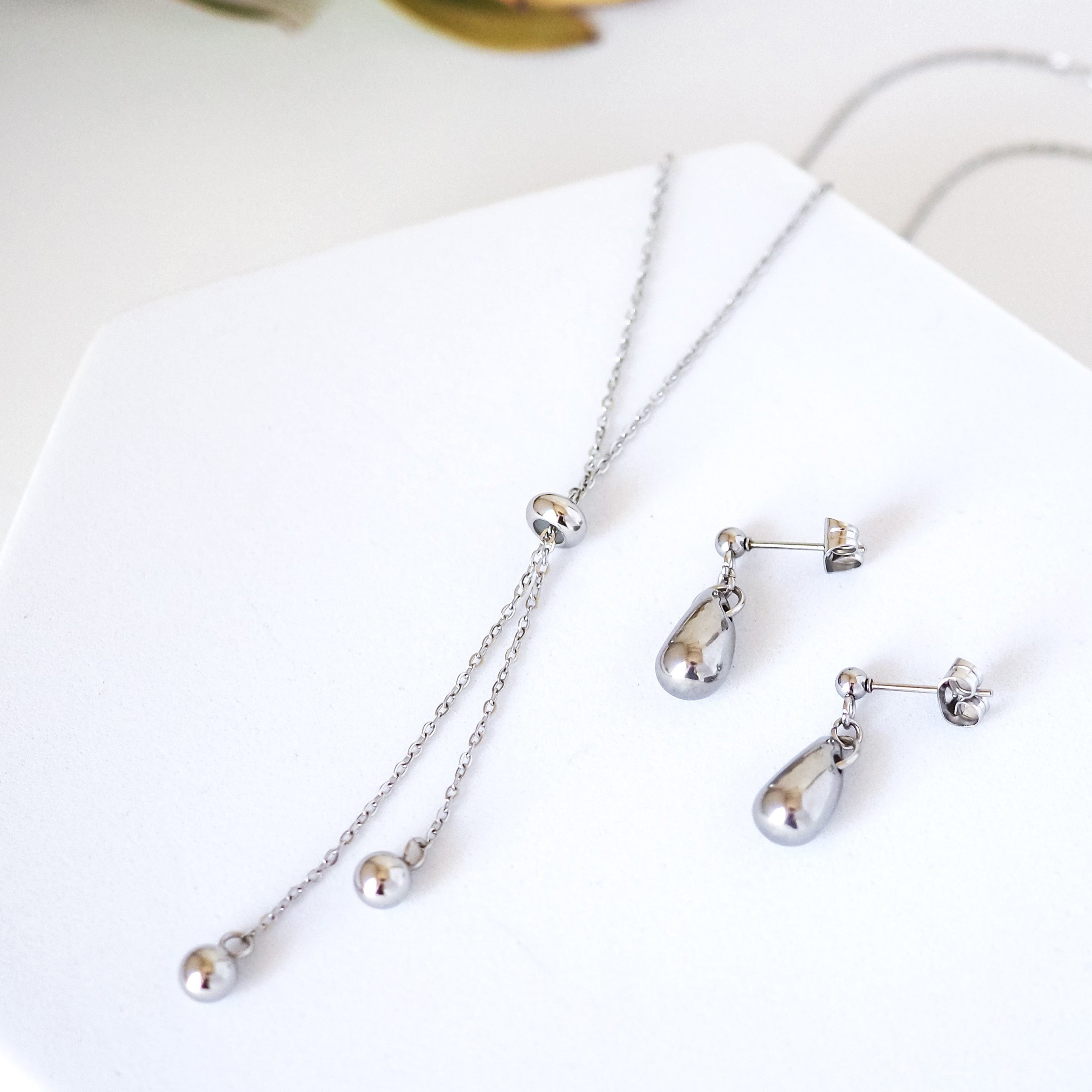 かぶるだけ✧︎Y字ネックレス &しずくピアス/イヤリング シルバー 金属アレルギー対応サージカルステンレスN148
