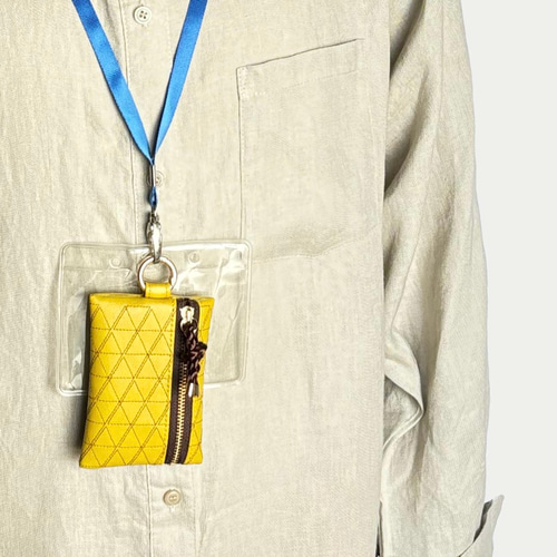 ミニポーチ/三角 イエロー 黄色 幾何学模様 カラビナ ギフト