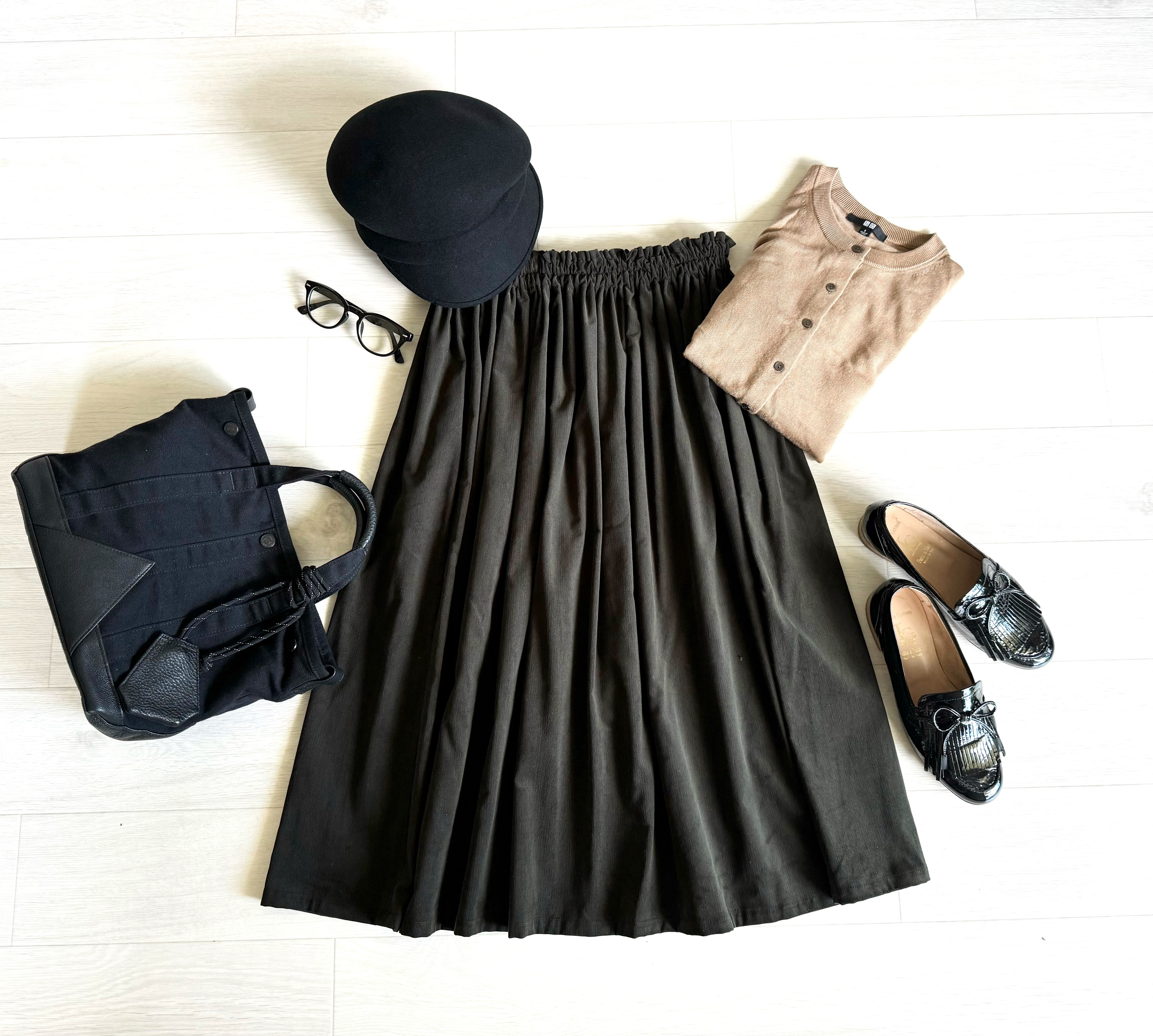 綺麗な発色♪柔らか上質コーデュロイのギャザースカート　ダークカーキ