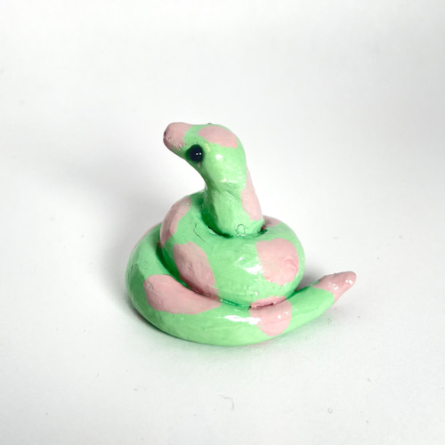 紙粘土のへび cc-2 その他置物 RE：work 通販 18205166｜Creema(クリーマ)