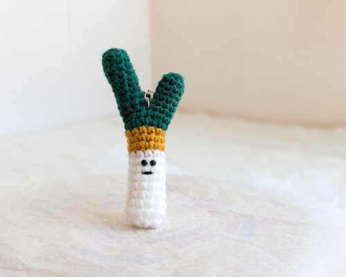 1点限り】長ネギの編みぐるみストラップ キーホルダー am!mo 通販