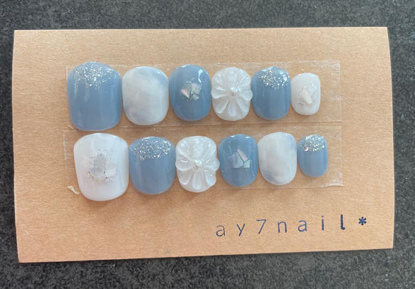 ぷっくりフラワーネイル くすみブルー くすみカラー ニュアンスネイル  