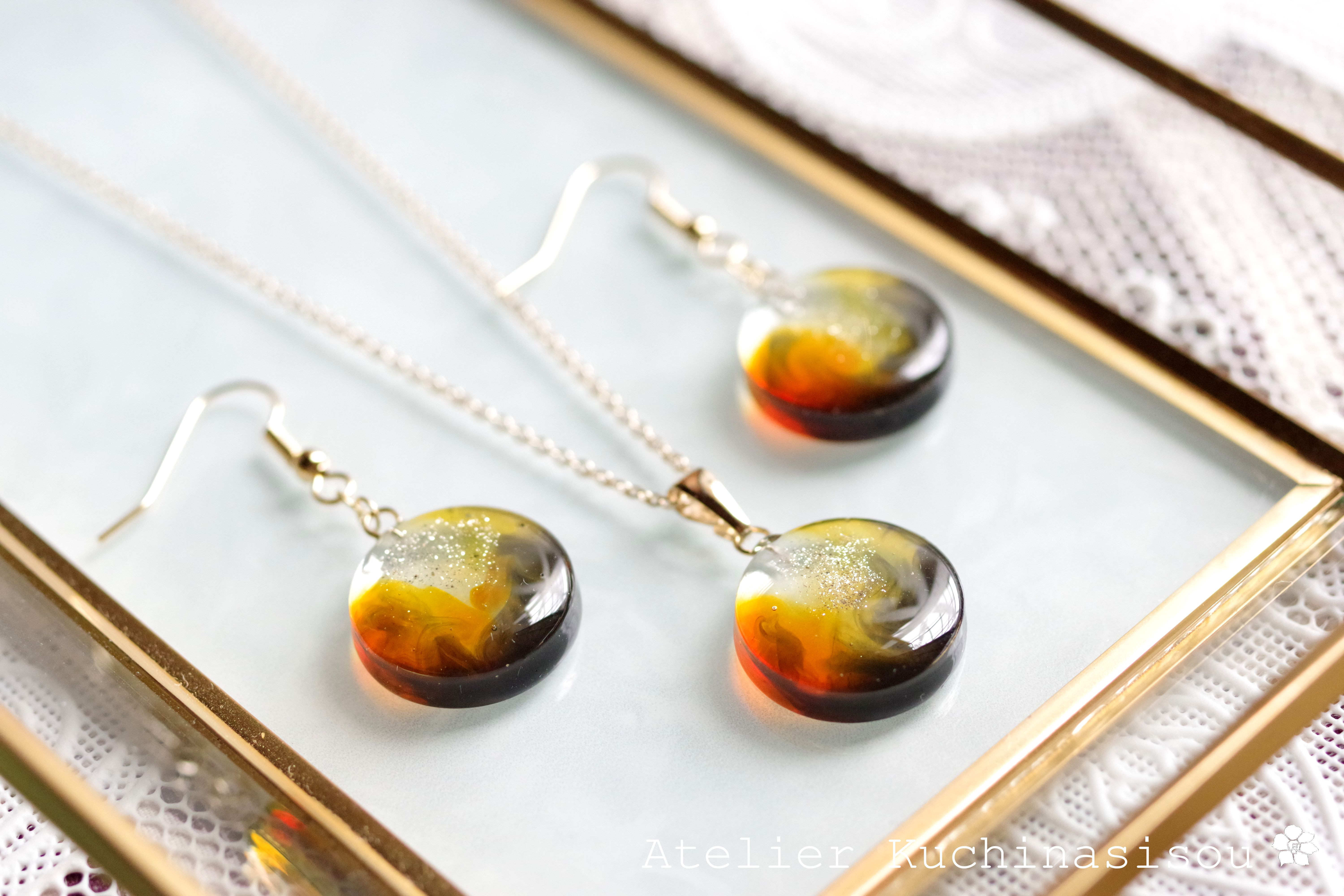 【受注製作】【Creema限定】レジンアート　ラウンドピアス/イヤリングとペンダント〈天の陽炎〉