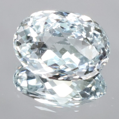VVS【最高級の輝きを持った希少石】非加熱 7.22ct ライトブルー 天然 