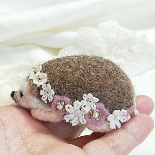 羊毛ハリネズミ(ロマンチック) Lサイズ ピンクッションにもおすすめ