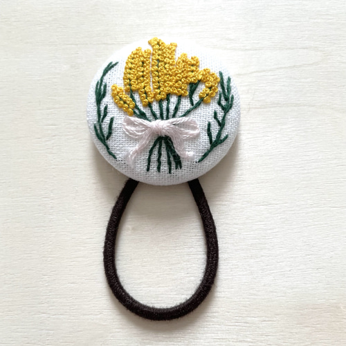 ミモザの花束刺繍ヘアゴム くるみボタン ヘアゴム cocomu 通販