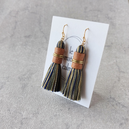 タッセル フリンジ レザー ピアス イヤリング ピアス（フック