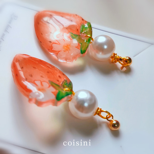 レジンイチゴピアス 苺 パール デザイン アクセサリー（#CM0206