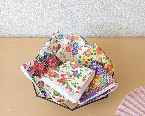 楽天市場】【10％OFF】紅型ハンカチ（絵柄プリント 青・白・黄