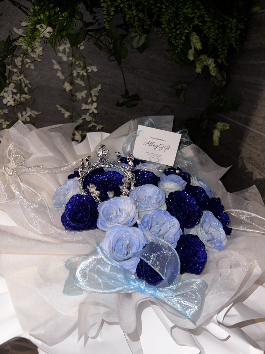 珍しい水色・青色グリッターローズ24本 日本初の包装紙風