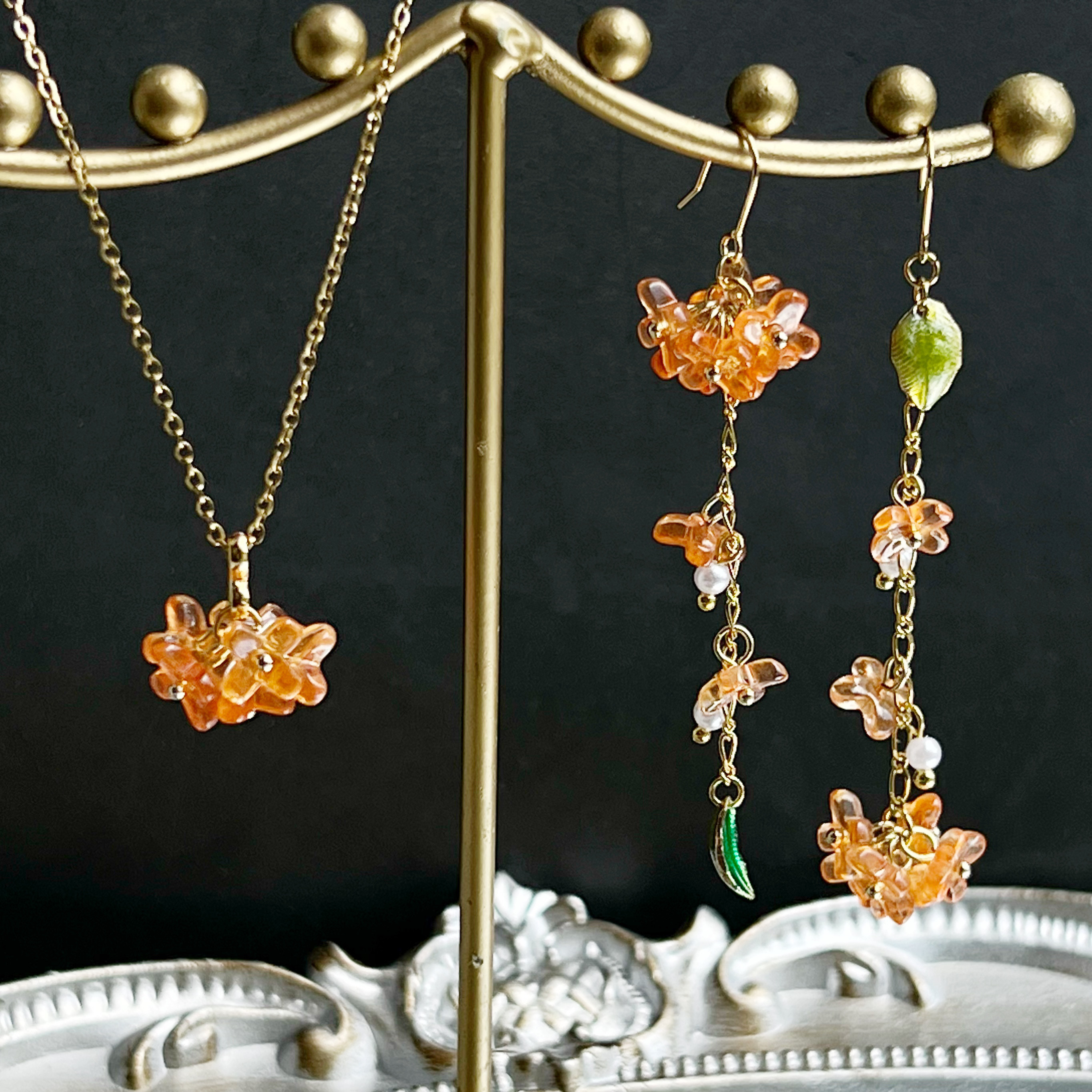 【秋の福袋】金木犀のロングアシンメトリーピアスorイヤリング&シンプルネックレス2点セット　サージカルステンレス