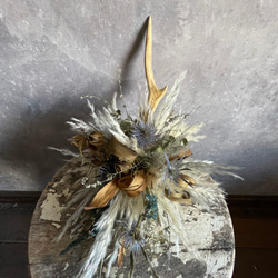 鹿の角とドライフラワーとパンパスグラスの壁掛け＊カッコイイ 8枚目の画像