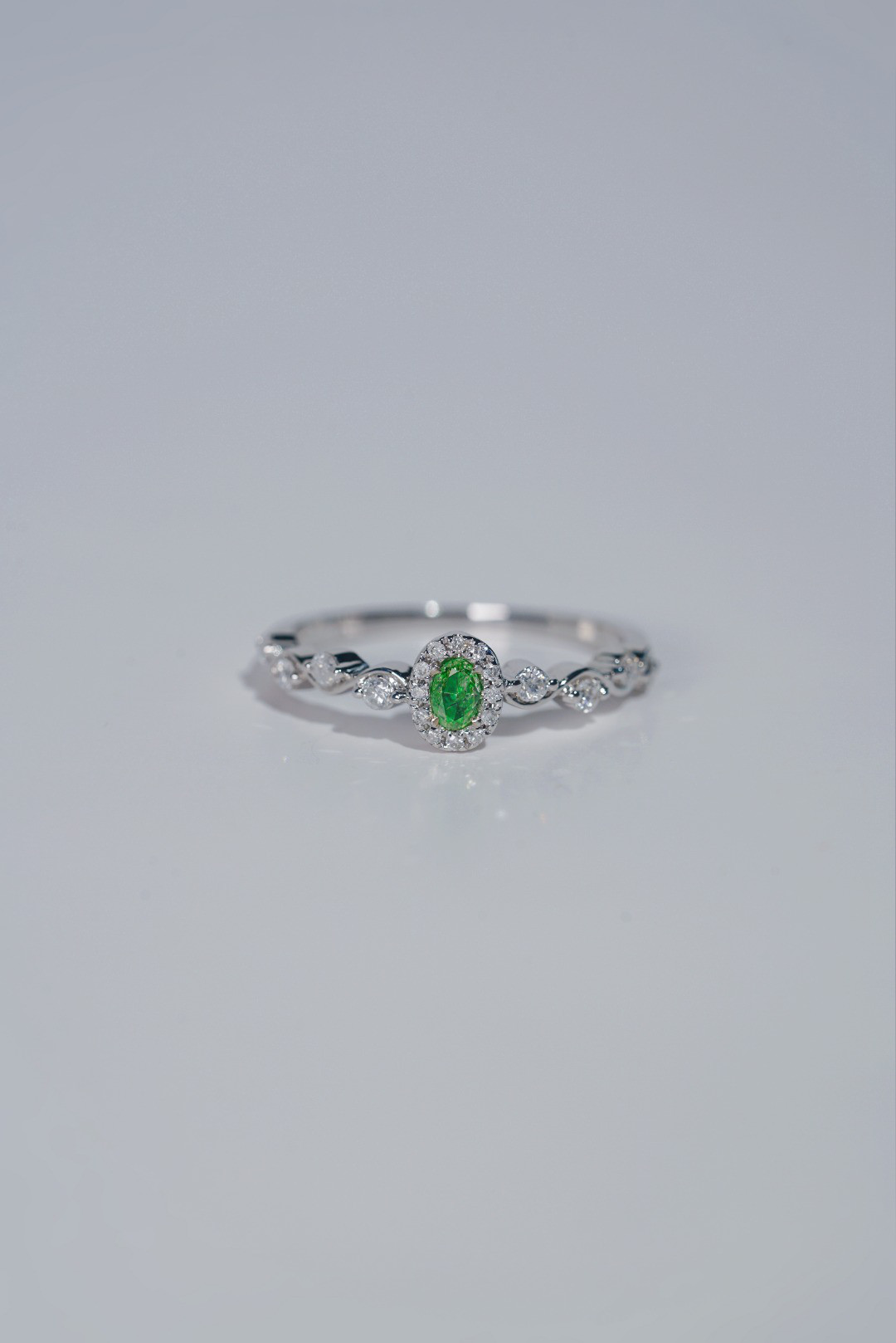 グリーンダイヤモンド付きリングk18