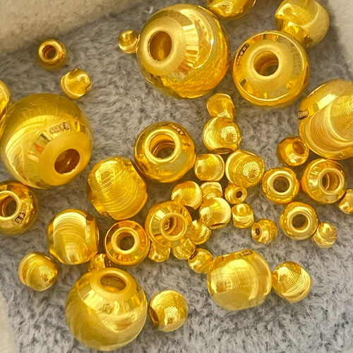 24k金 赤紐ビーズブレスレット 24K縁起物 運気UP赤い糸K24純金ブレスレット24金ゴールド