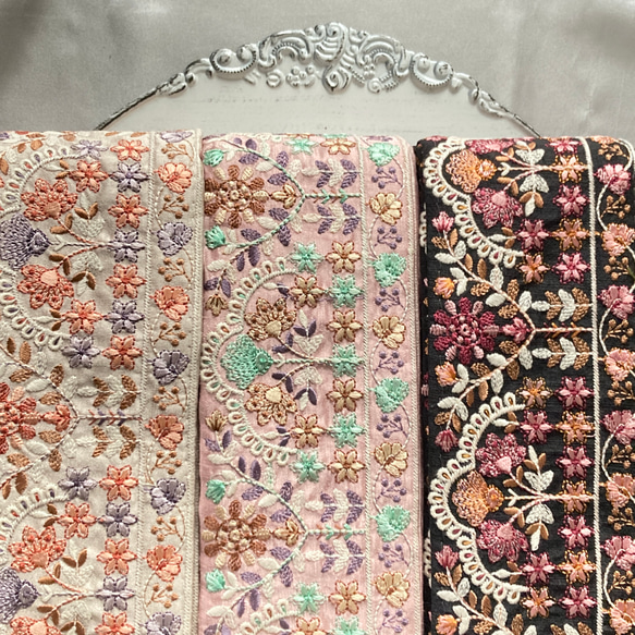 インド刺繍リボン 8cm幅×50cm 白 シルク素材 ✳︎ オフホワイト イエロー 黄色 4枚目の画像