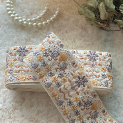 インド刺繍リボン 8cm幅×50cm 白 シルク素材 ✳︎ オフホワイト イエロー 黄色 1枚目の画像