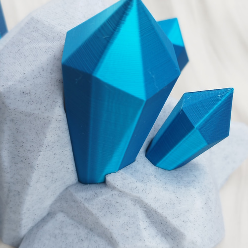 メタリックブルーのクリスタルイメージオブジェ フィギュア