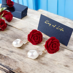 薔薇のマスクチャーム ピアス イヤリング ⭐️⭐️ハンドメイド 小さな薔薇のマスクチャーム ピアス イヤリング ハンドメイド - メルカリ