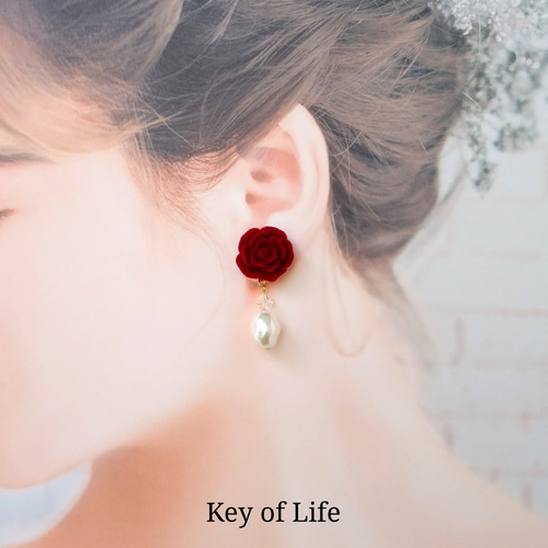 Key of Life▶︎赤い薔薇×バロックパール サージカルステンレス ピアス