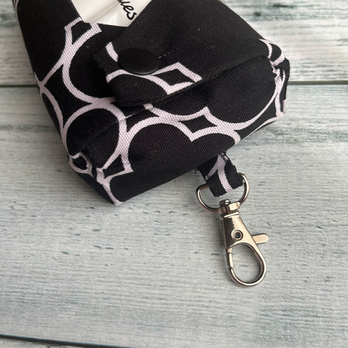 立体ポケットティッシュケース 黒花柄 ナスカン付 ポータブル