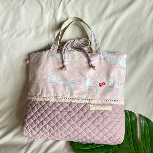 くすみピンクのうさぎいちご柄　×　くすみピンクチェック柄　お着替え袋 体操着袋 くすみピンクのうさぎいちご柄×くすみピンクチェック柄お着替え