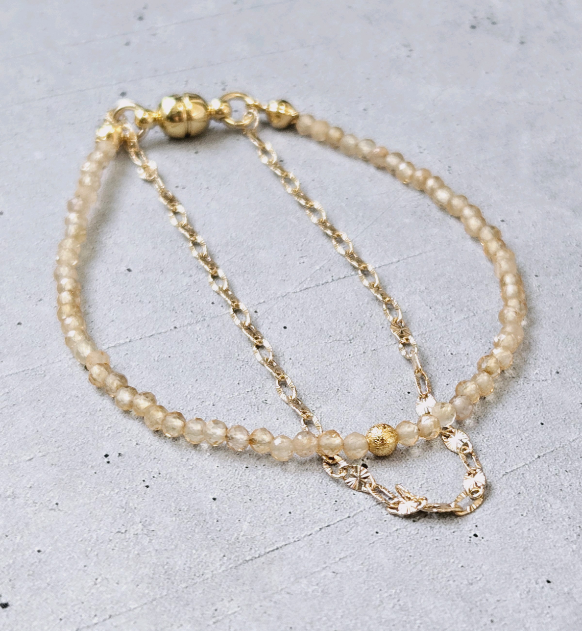 【再販×２】ファントムシトリンと多面カットチェーンの華奢ブレスレット