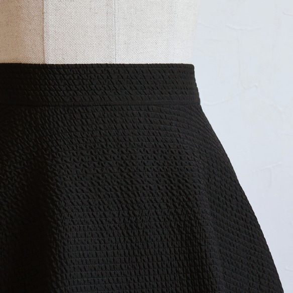 【選べる3色◎】ワッフルふくれジャガード フレアスカート【ブラック】 6枚目の画像