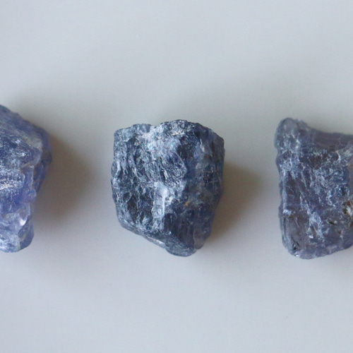 47.4ct 天然石 アイオライト 原石 マダガスカル産 3個セット