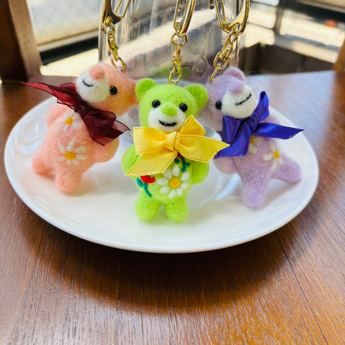 羊毛フェルト くまフラワー キーホルダー 3種 羊毛フェルト toiro