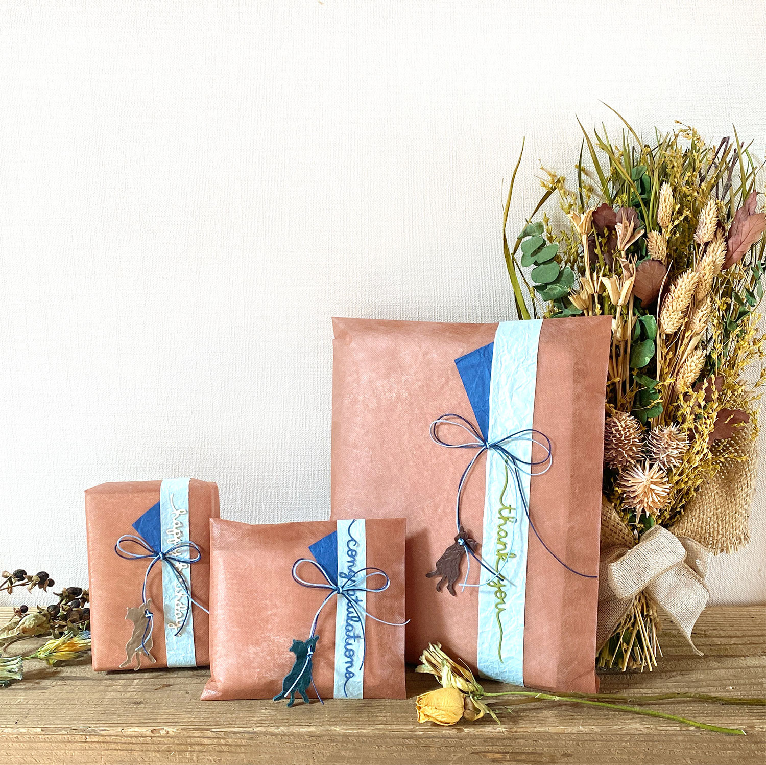 保護ネコ支援【aoneco×aruci】ハカマエプロン カーキ 寄付チケット800円分付き an039