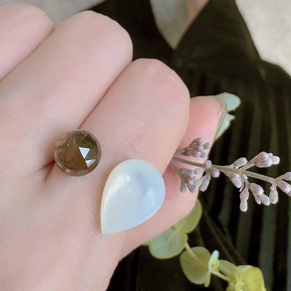 【スモーキークォーツが持つ神秘的な色合い】スモーキークォーツ ホワイトシェル のフォークリング