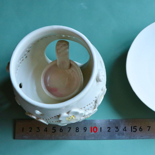 陶器通販やす波窯の陶器茶香炉『満開の桜』のご紹介です。(ko18