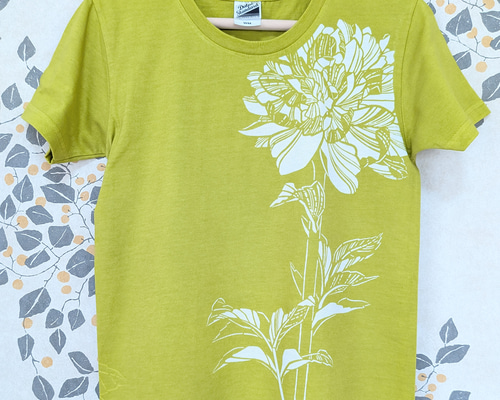 染め(型染め) ふんわり首もとにお花柄Tシャツ(女性用Mサイズ) ～芍薬